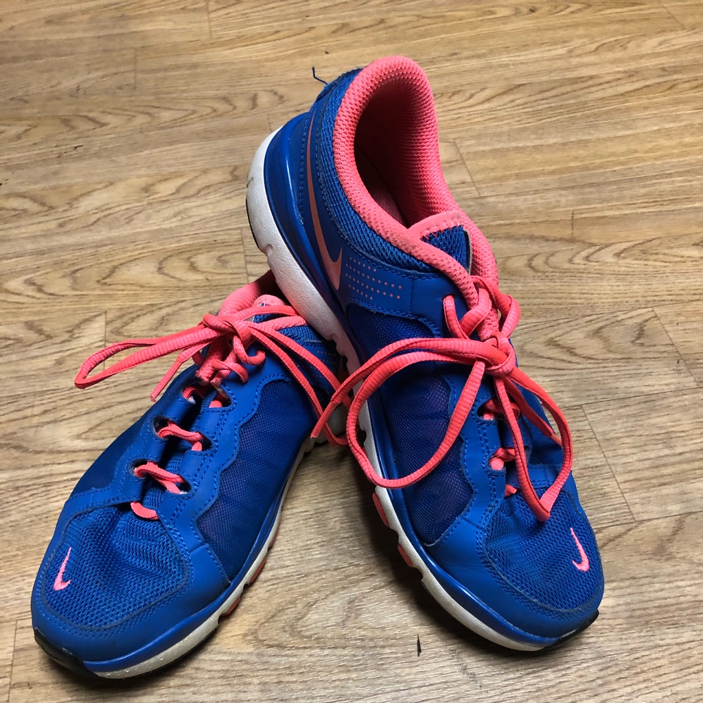 Nike Tennis Shoes
